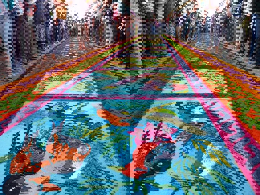 main_02_-_Guatemala__Semana_Santa.jfif