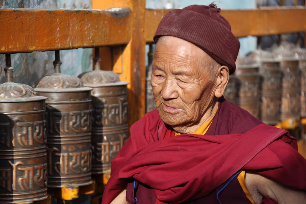 Rondreis Nepal Monnik bij Boudhnath