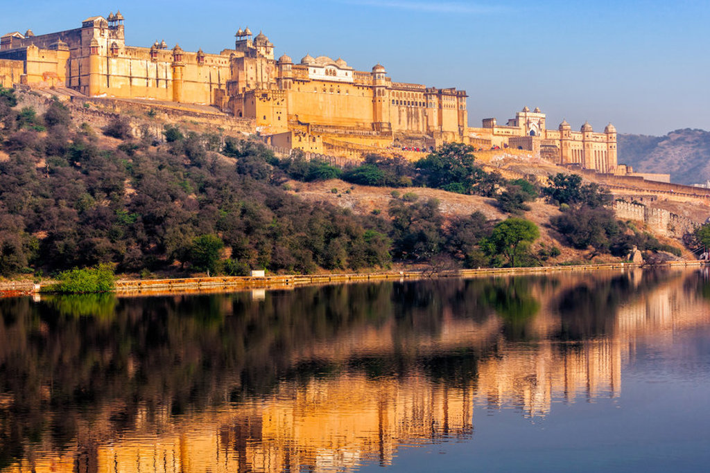 main_India_Jaipur_Amber_Fort_shutterstock.jpg