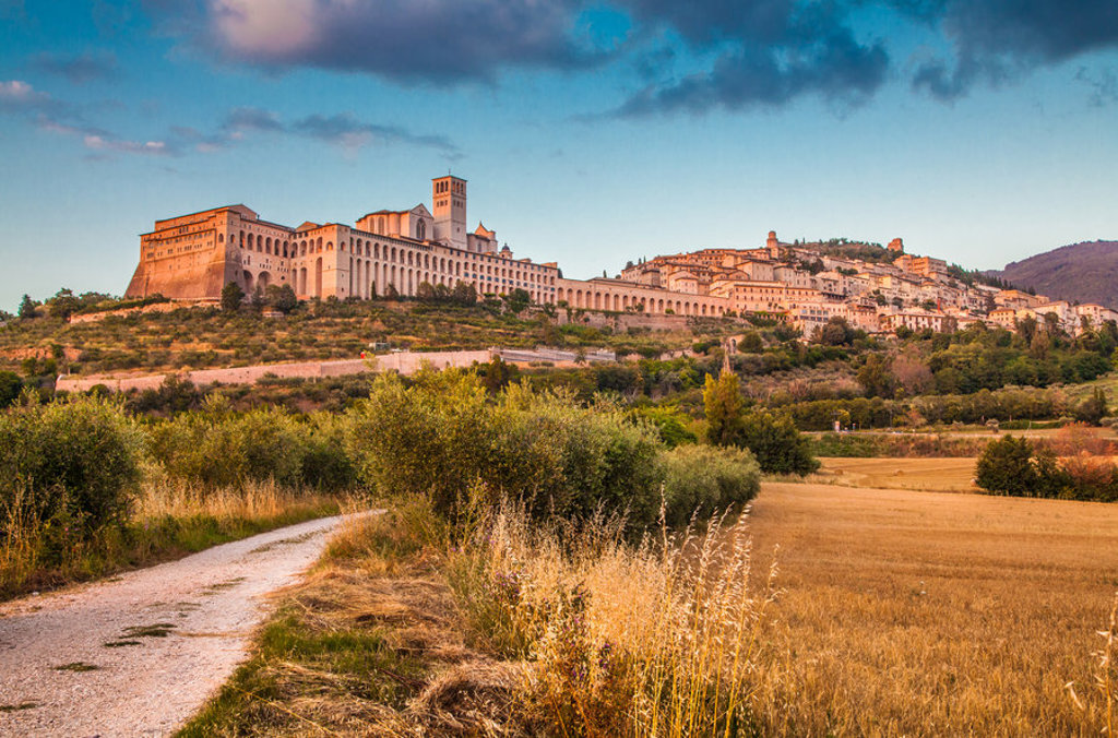 main_shutterstock_303283805_Assisi.jpg
