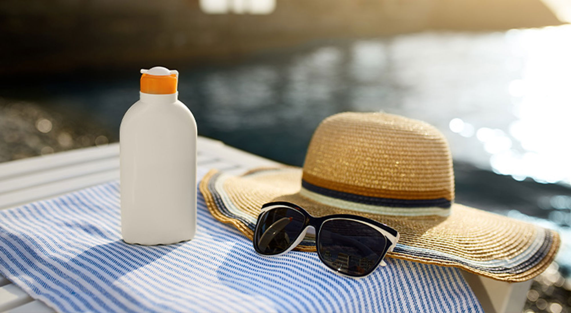 Zonbescherming hoed en zonnebril Zonbescherming hoed en zonnebril