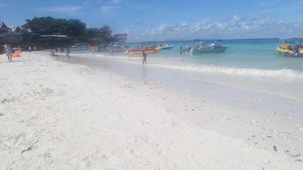 main_Indonesi__-_Sulawesi_-_Bira_Beach__2_.jpg