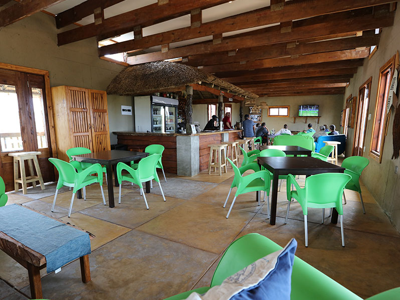 Suni Garden Lake Resort Indonesië restaurant