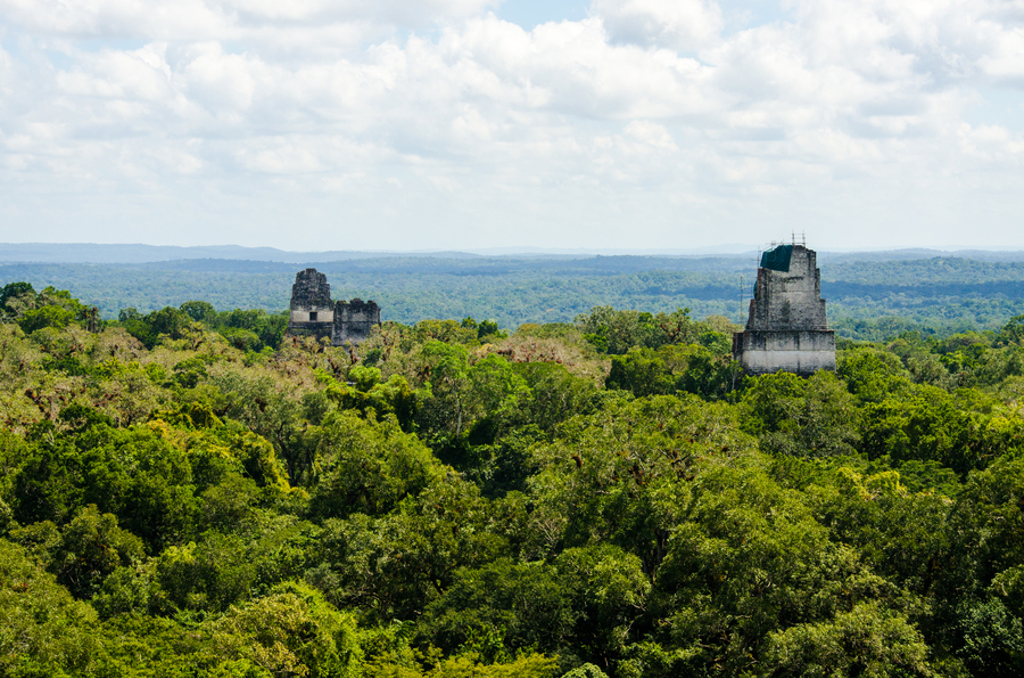main_shutterstock_194153627_Tikal.jpg