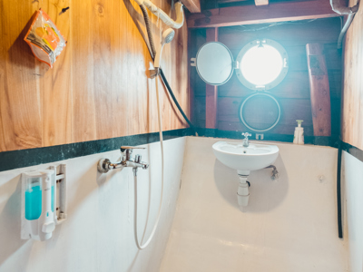 Komodo Boattrop Vidi Indonesië