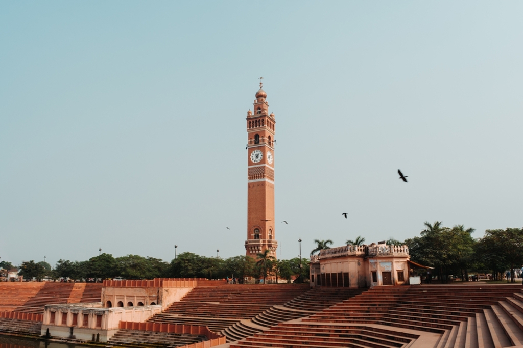 main_Lucknow_clocktower_shutterstock_2314960553.jpg