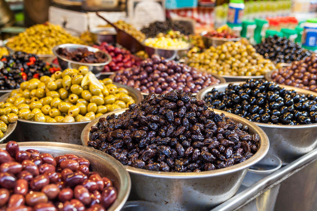 main_shutterstock_532738894_Tel_Aviv_-_markt.jpg