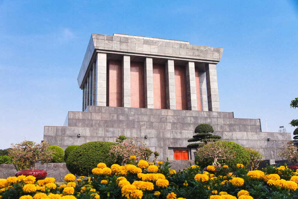 main_Mausoleum_Hanoi.jpg