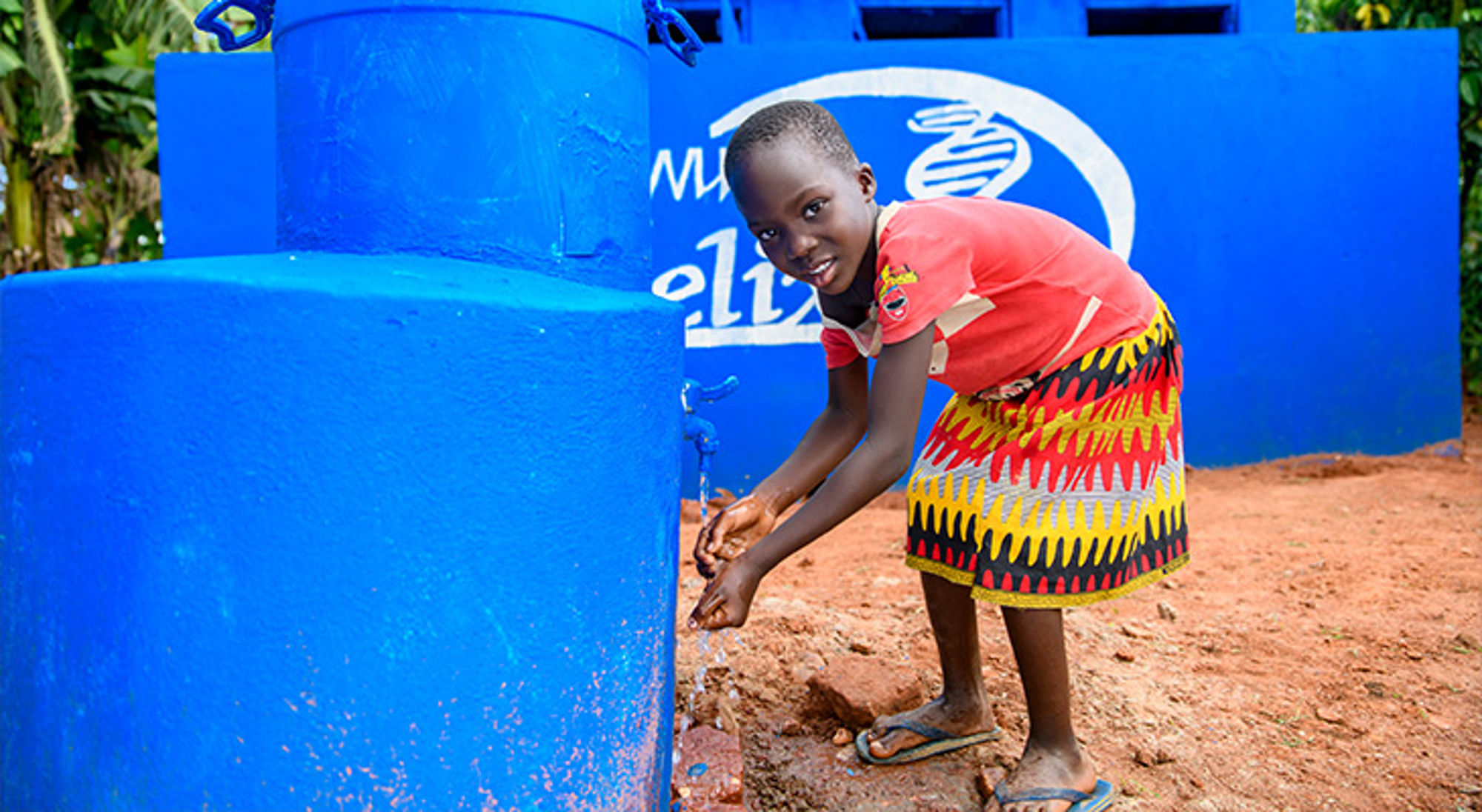 Donatie wc-huisjes Uganda