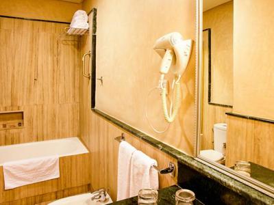 Hotel Les Saisons badkamer