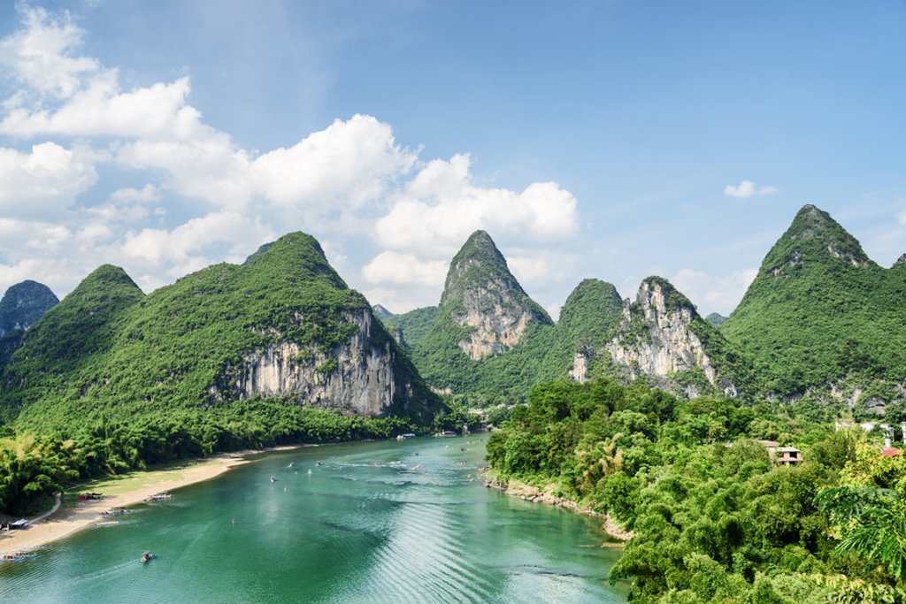 main_shutterstock_756776179__Yangshuo.jpg