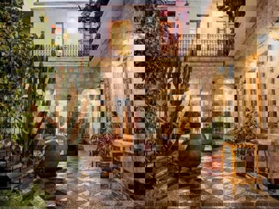 Su Majestad - Arequipa - Peru - binnenplaats