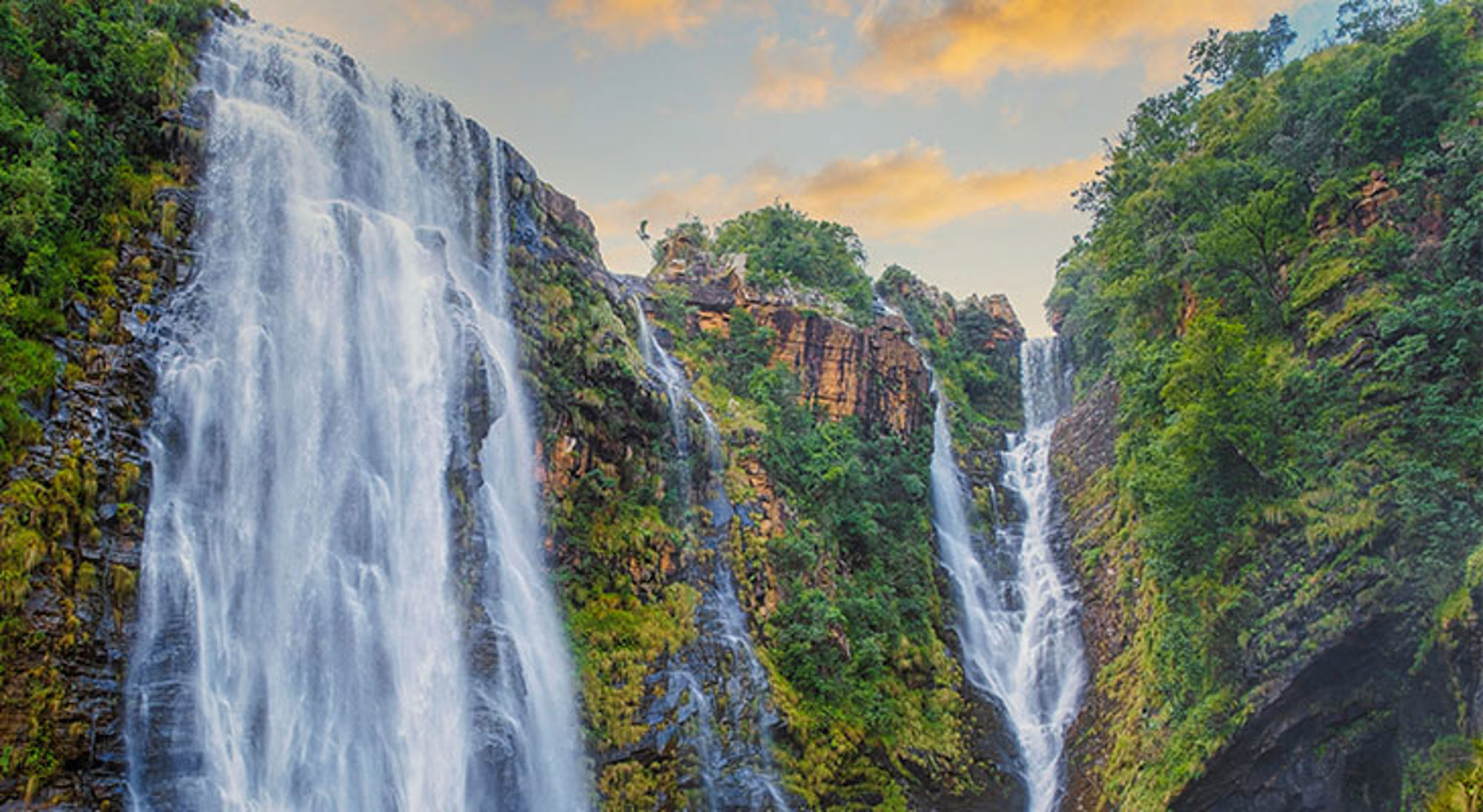 Watervallen dichtbij Gods Window Watervallen dichtbij Gods Window
