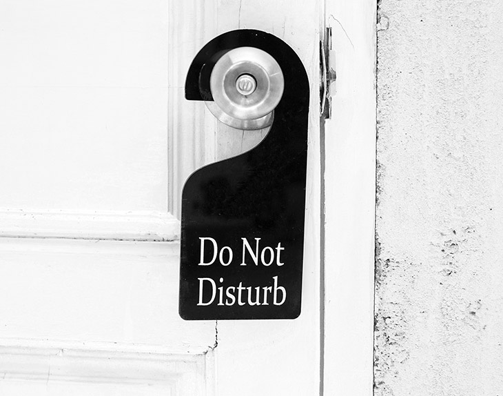 Niet storen bordje, jetlag