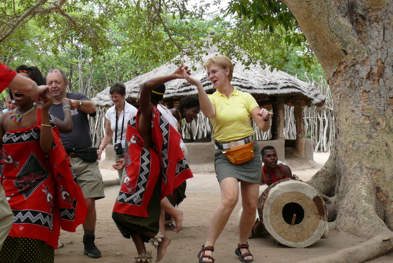 Dansen met de locals in Swaziland Dansen met de locals in Swaziland
