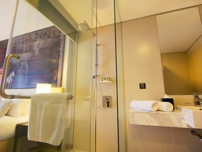 The Straits hotel & suites badkamer