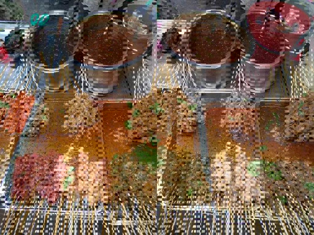 main_14-Thais-eten.jfif