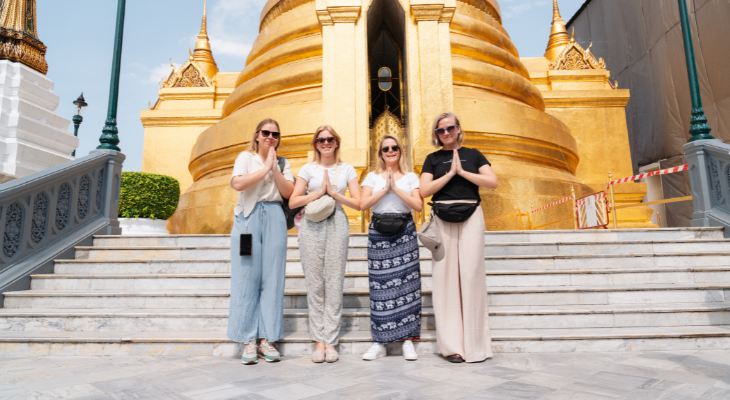 Poseren voor tempel Poseren voor tempel