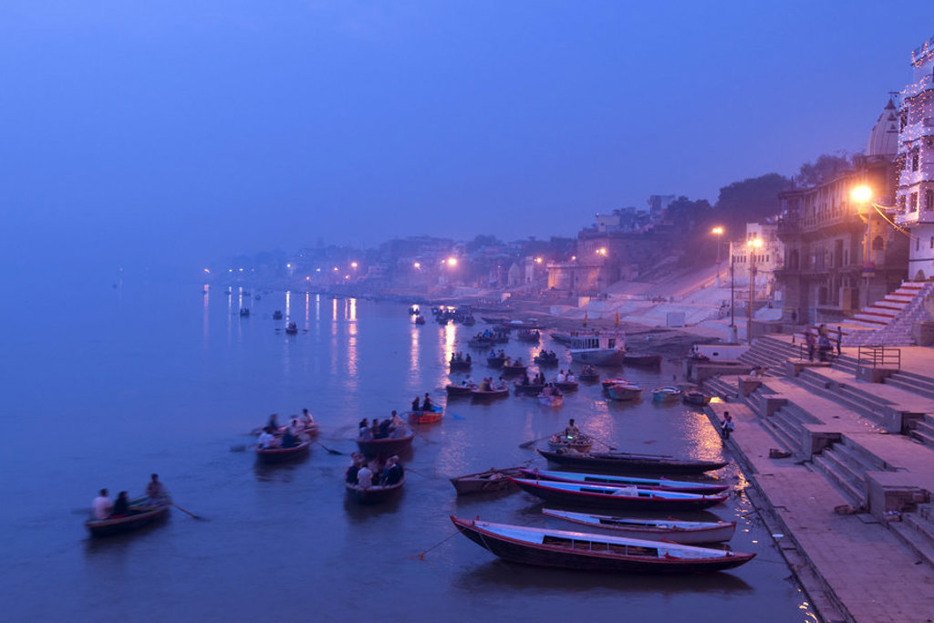 main_main_Shutterstock_Varanasi_Ghats.jpg